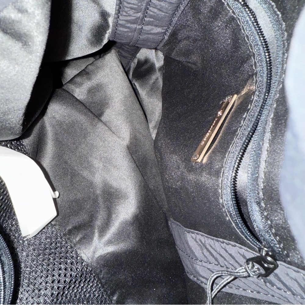 Lululemon Athletica Elegant Black Tote 20L - Picture 7 of 9